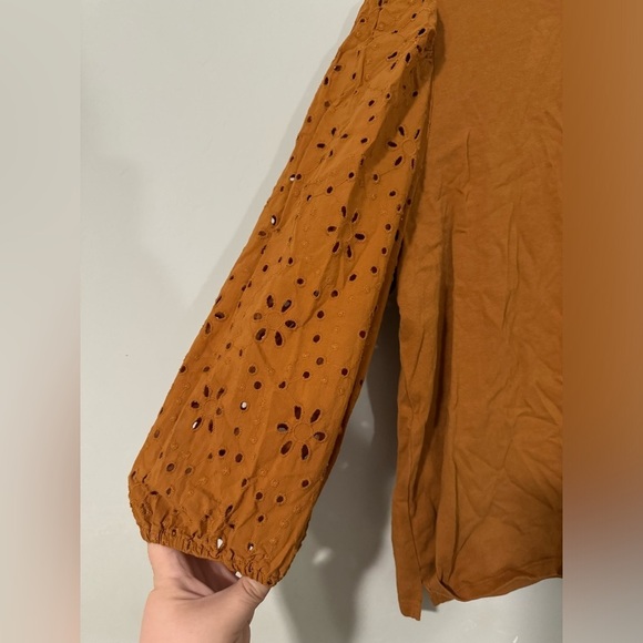 A new day - Rust Eye-lit blouse - Picture 5 of 5